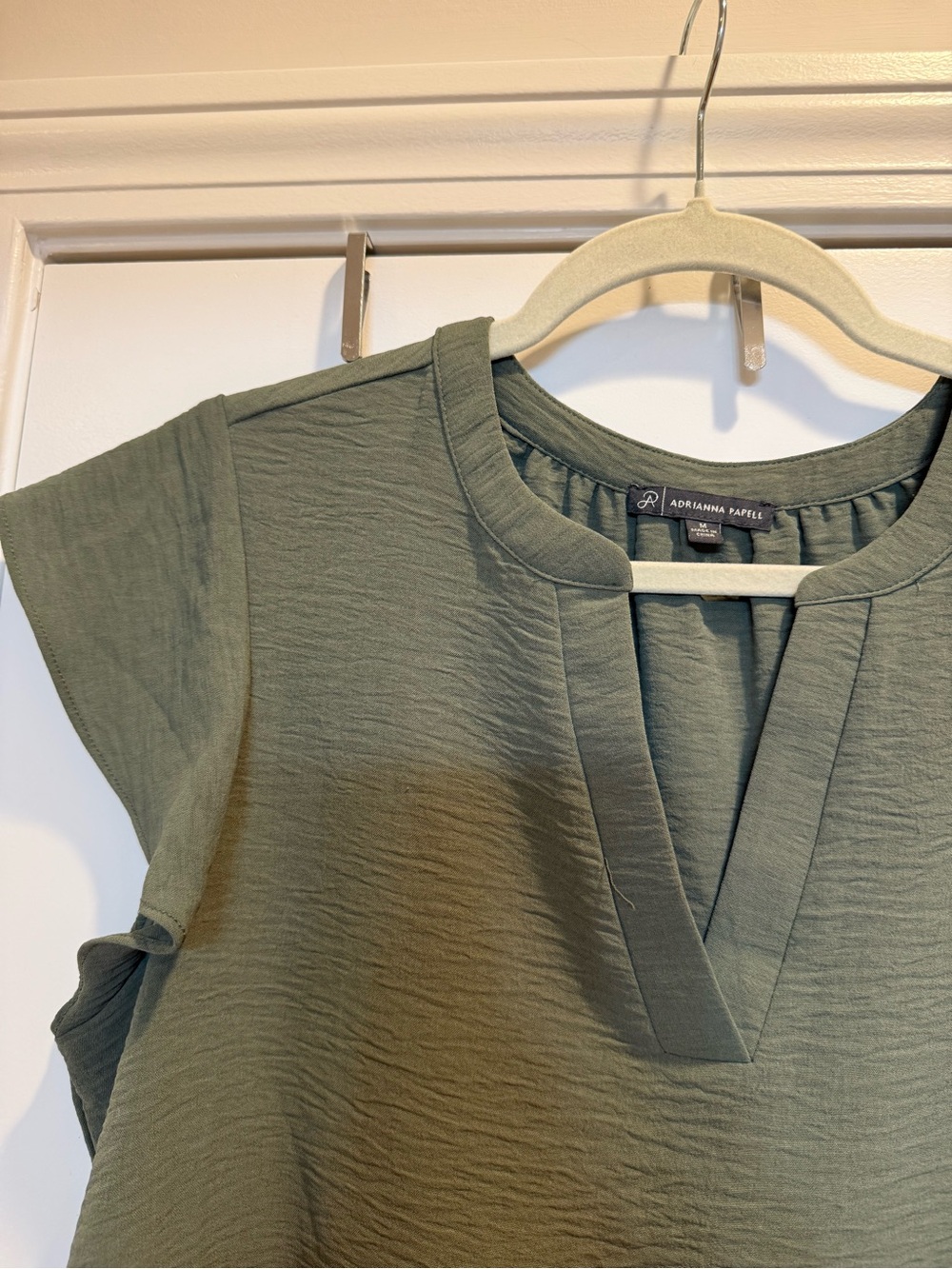 Adrianna Papell Women’s Olive Green Short Sleeve Blouse - Picture 2 of 6